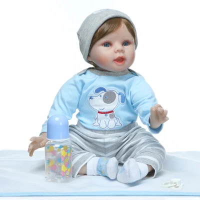 Handgefertigte Silikon-Vinyl-Reborn-Baby-Junge, 22''/55 cm, lebensechte Babypuppe mit schöner Kleidung, Kindergeburtstag, Weihnachtsgeschenk